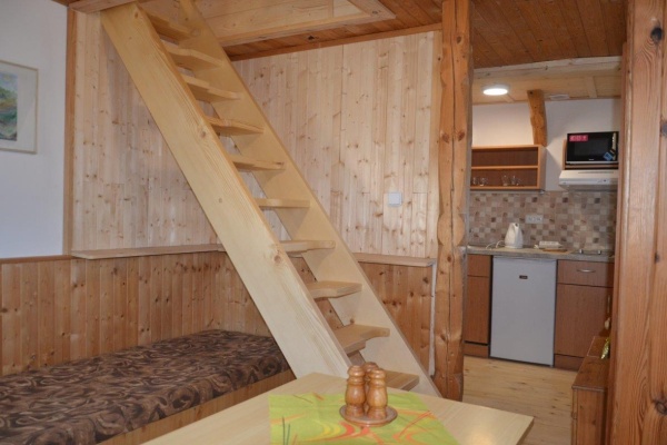 Ubytování v Romantickém penzionu v Albrechticích v Jizerských horách - lůžka na mezonetu