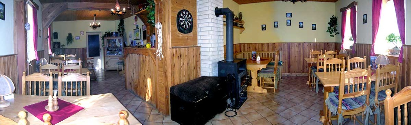 Ubytování v Romantickém penzionu u Tanvaldského Špičáku - panoramatické foto - jídelna